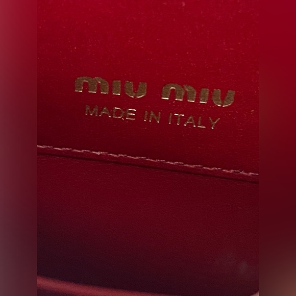 Miu Miu Red Velvet Cross Chain Woc Bow Tie Knot Bag - Picture 12 of 16